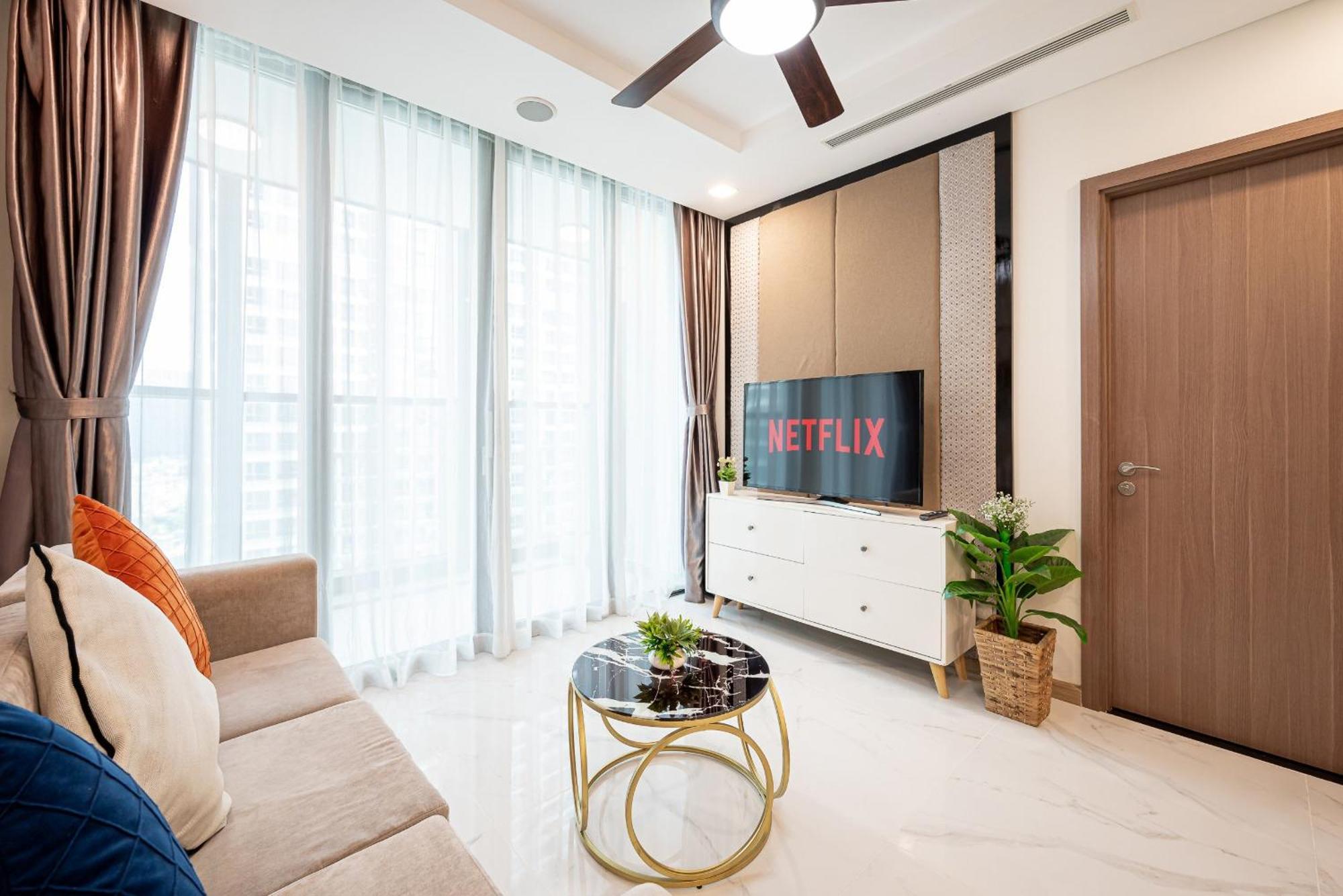 Urban Heights Rentals Landmark 81 Ho Chi Minh City Exterior photo