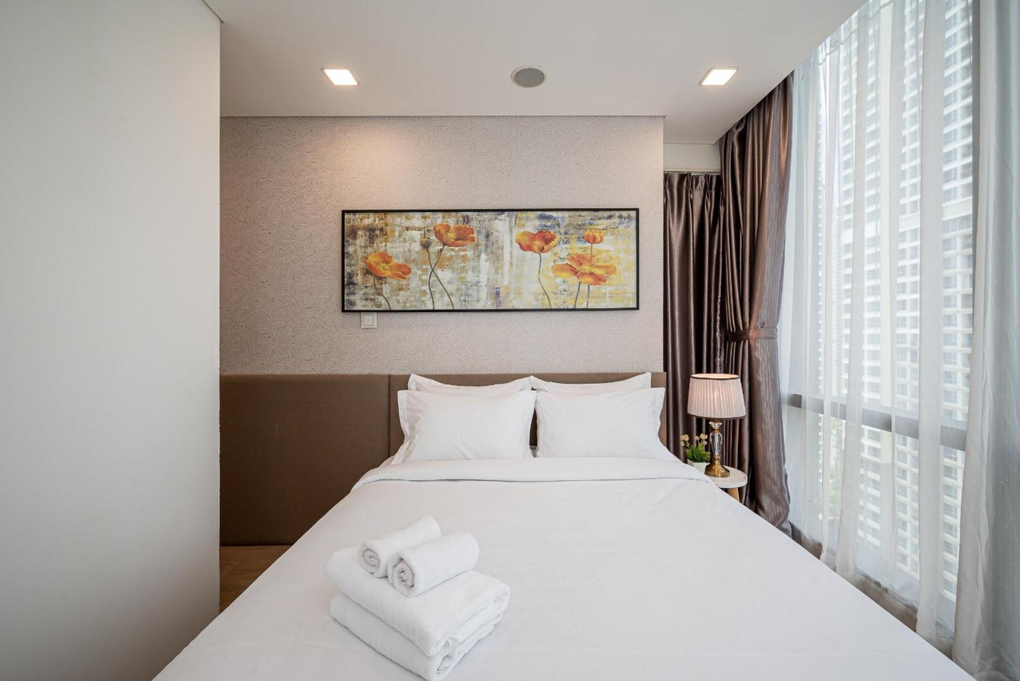 Urban Heights Rentals Landmark 81 Ho Chi Minh City Exterior photo