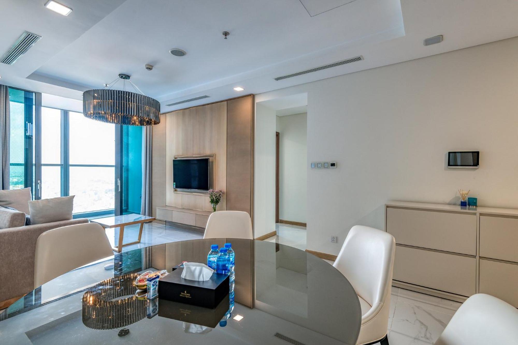 Urban Heights Rentals Landmark 81 Ho Chi Minh City Exterior photo