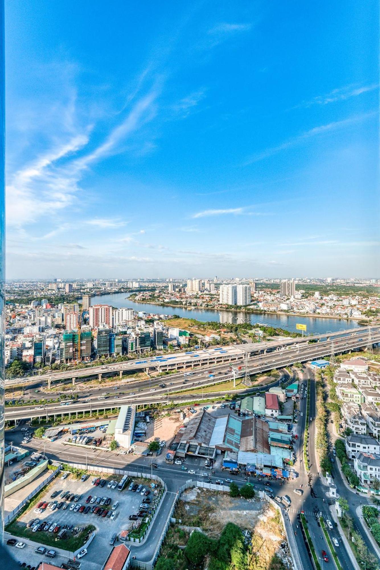 Urban Heights Rentals Landmark 81 Ho Chi Minh City Exterior photo